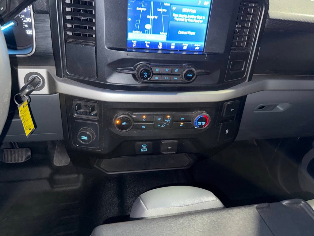 Ford F-150 Vehicle Full-screen Gallery Image 29