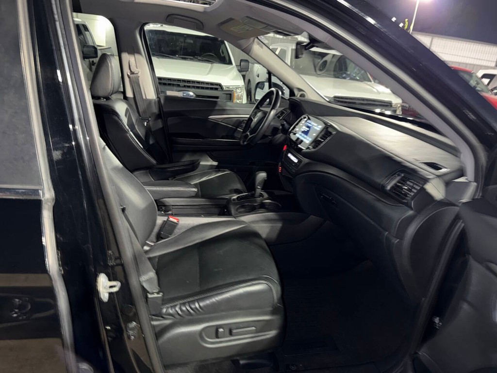 Honda Pilot Vehicle Full-screen Gallery Image 10