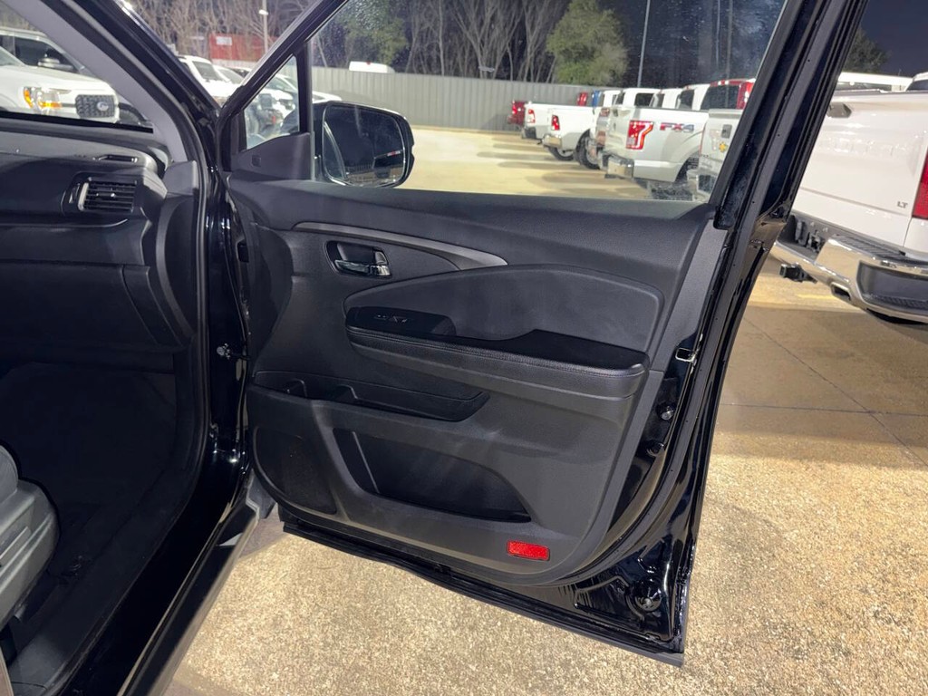 Honda Pilot Vehicle Full-screen Gallery Image 11