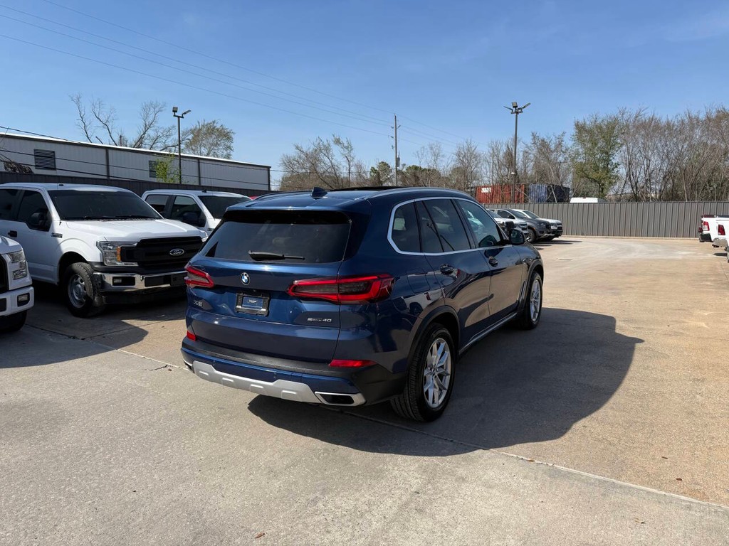 BMW X5 Vehicle Full-screen Gallery Image 05