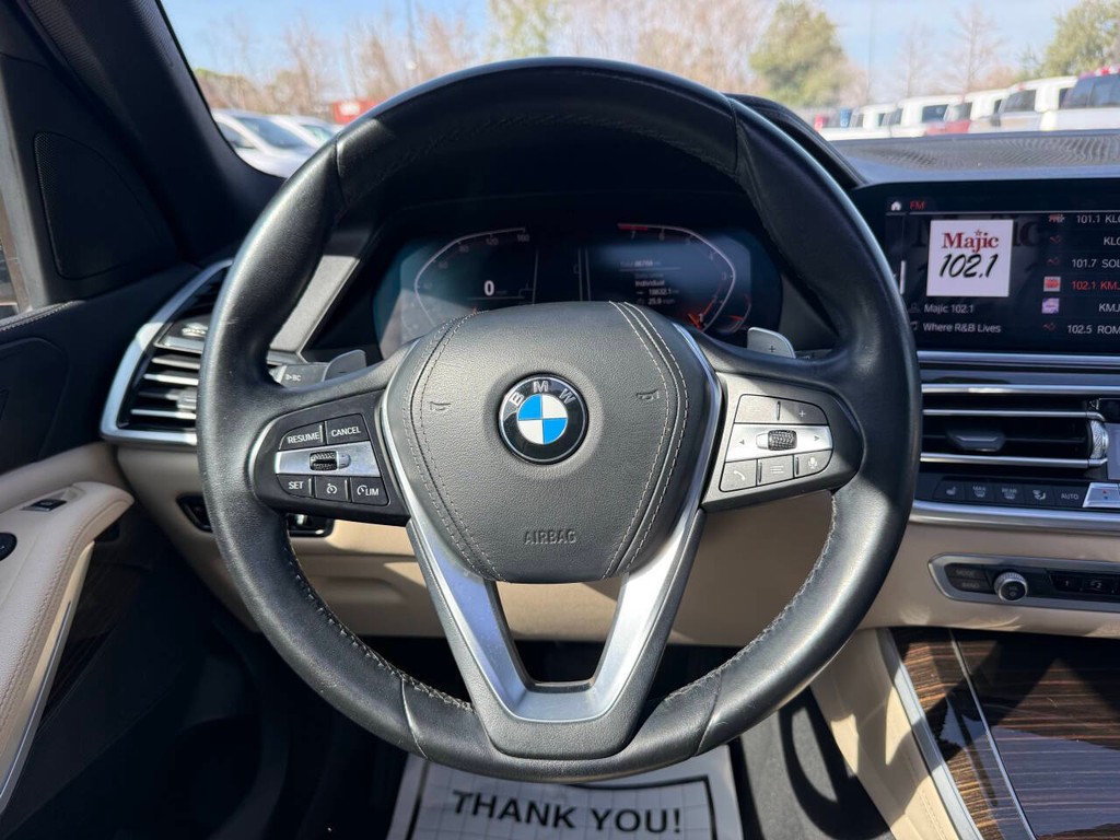 BMW X5 Vehicle Full-screen Gallery Image 21