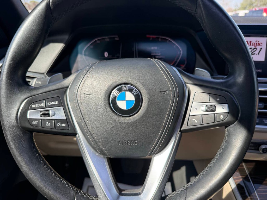 BMW X5 Vehicle Full-screen Gallery Image 24