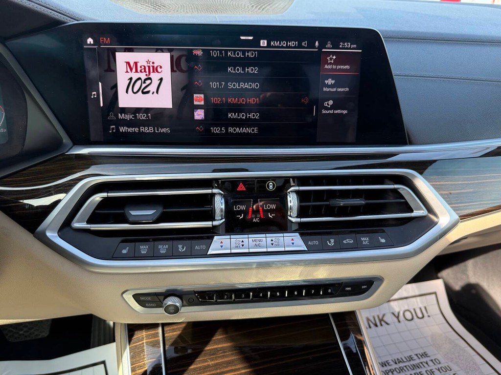 BMW X5 Vehicle Full-screen Gallery Image 26