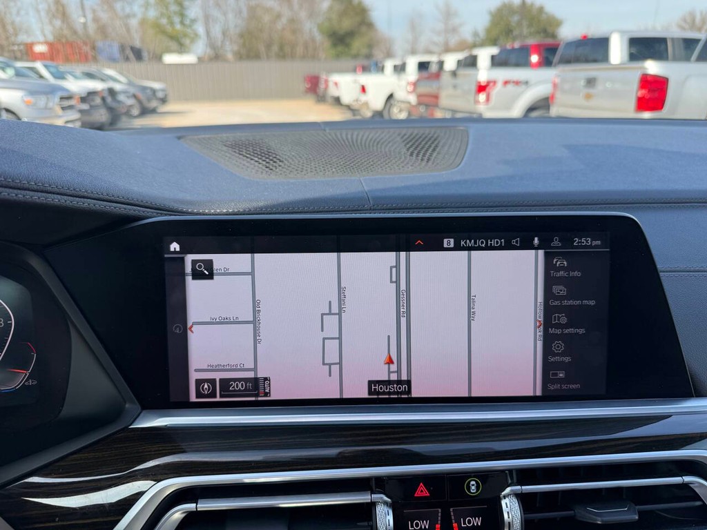 BMW X5 Vehicle Full-screen Gallery Image 28