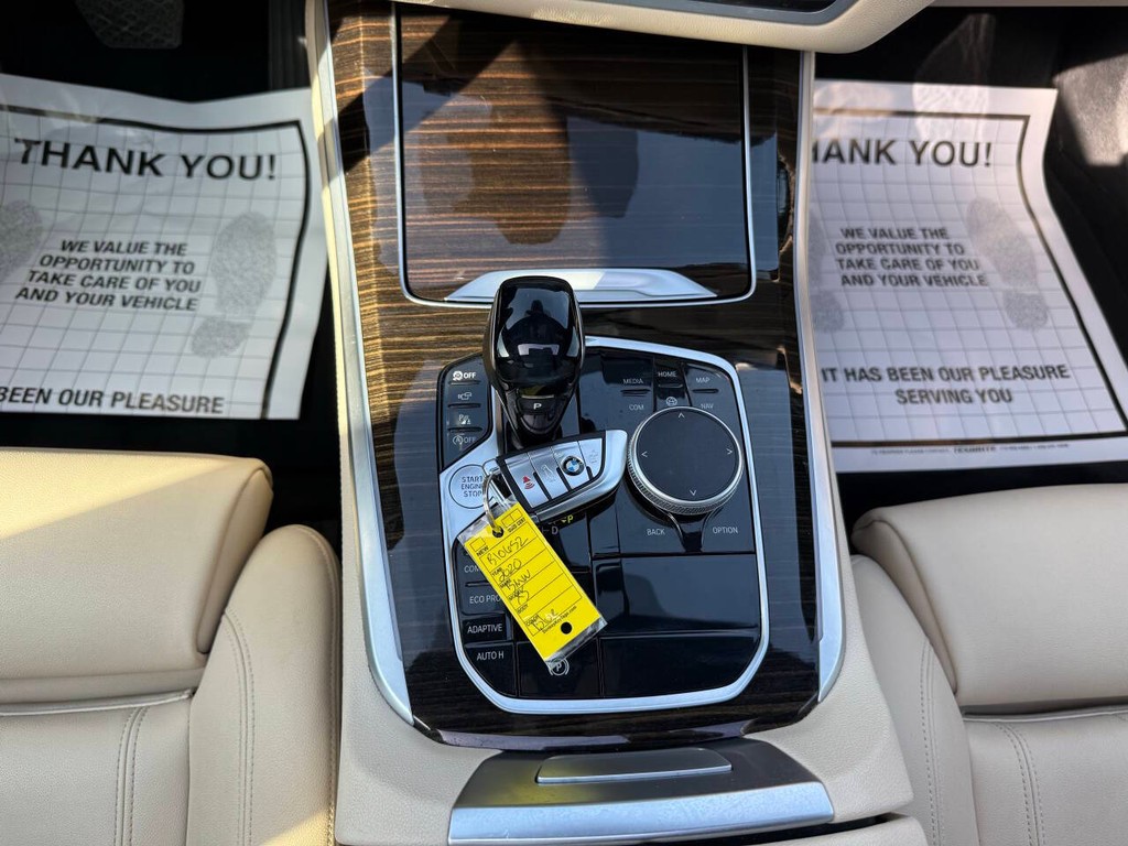 BMW X5 Vehicle Full-screen Gallery Image 29