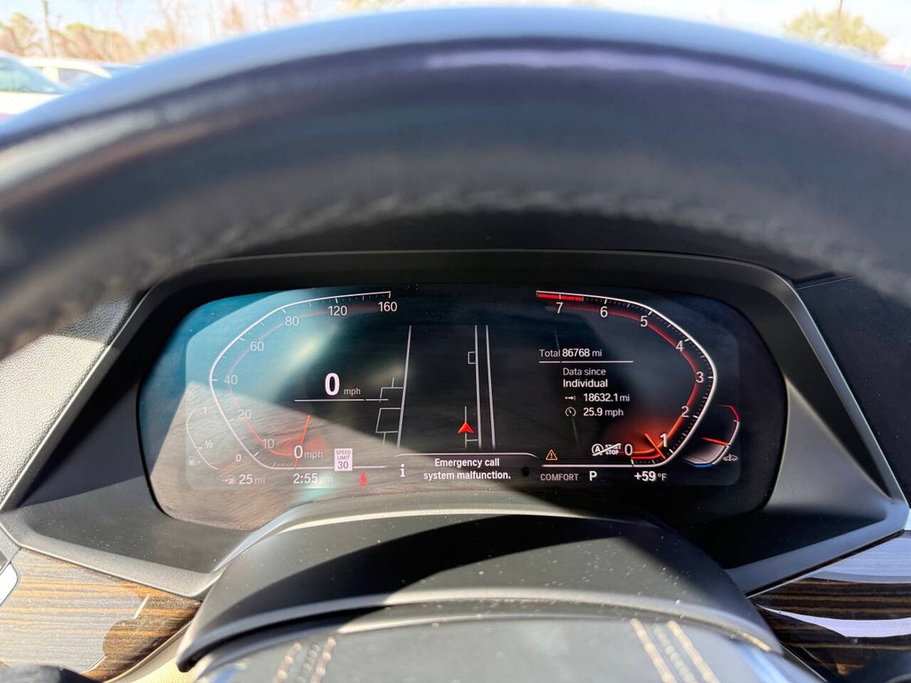 BMW X5 Vehicle Full-screen Gallery Image 33