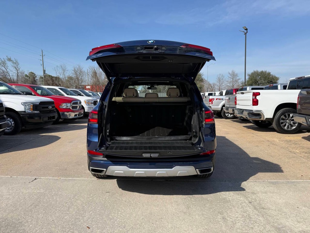 BMW X5 Vehicle Full-screen Gallery Image 38