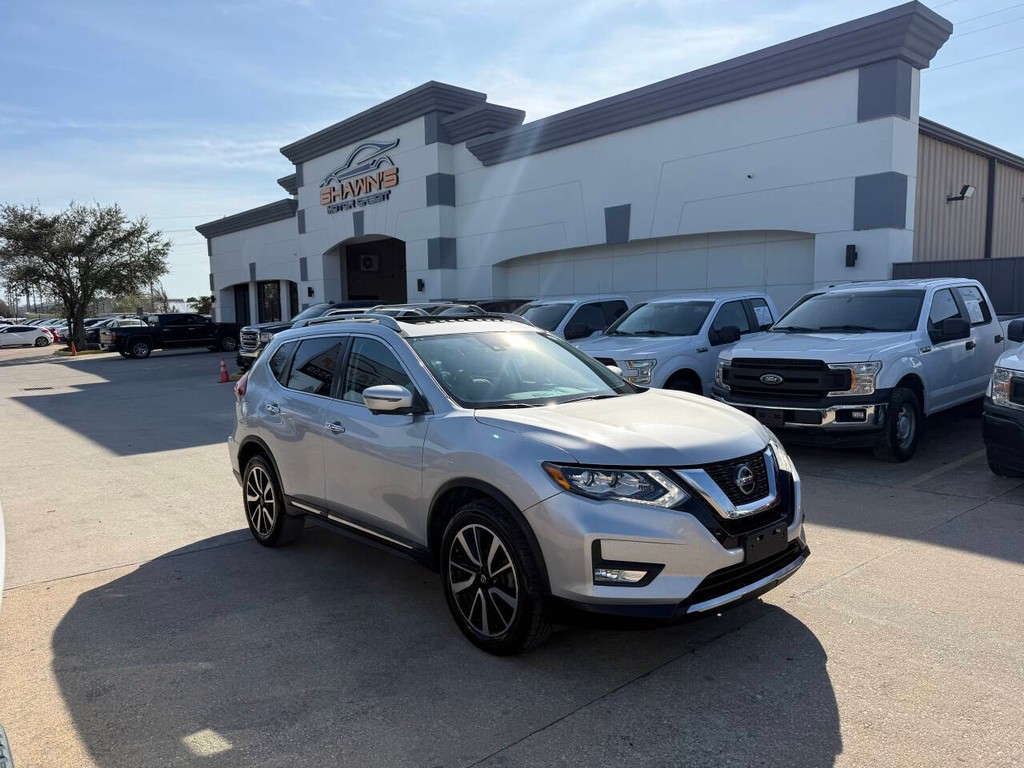 Nissan Rogue Vehicle Full-screen Gallery Image 02