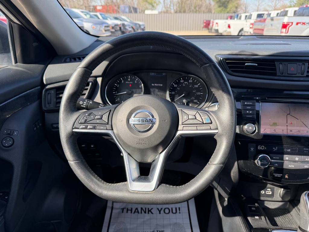 Nissan Rogue Vehicle Full-screen Gallery Image 22