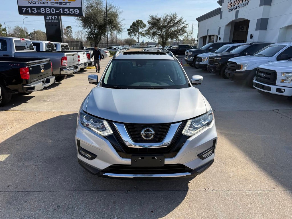 Nissan Rogue Vehicle Full-screen Gallery Image 39