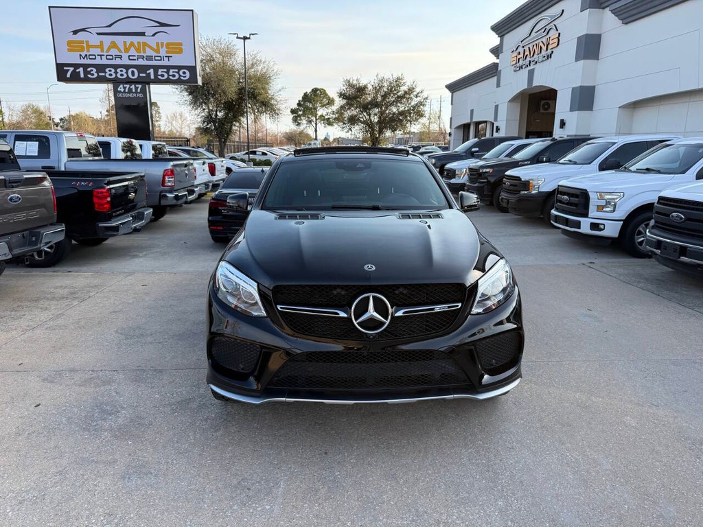 Mercedes-Benz GLE Vehicle Full-screen Gallery Image 43