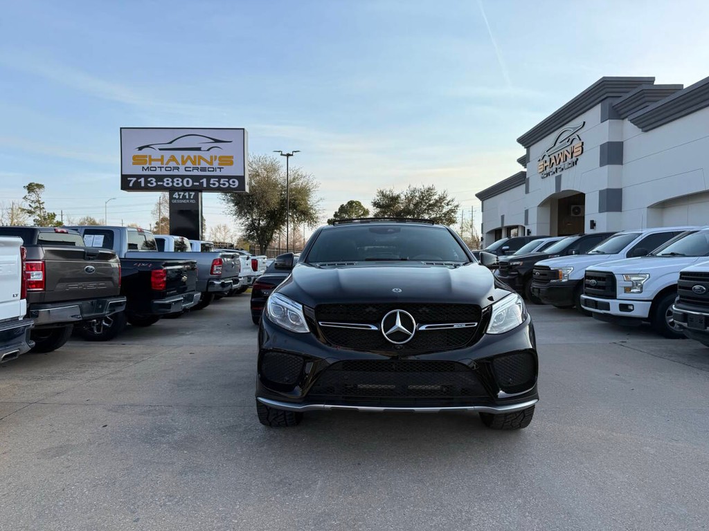Mercedes-Benz GLE Vehicle Full-screen Gallery Image 44