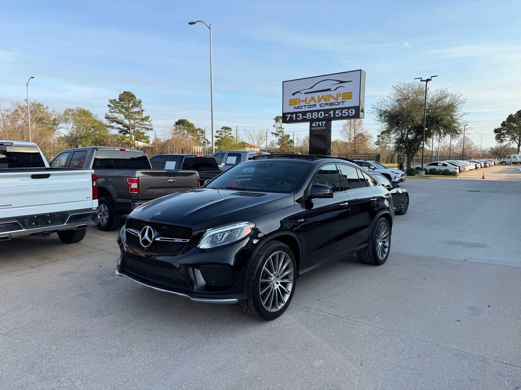 Mercedes-Benz GLE Vehicle Full-screen Gallery Image 46