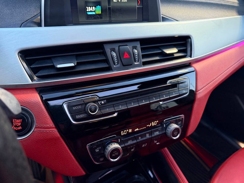 BMW X2 Vehicle Full-screen Gallery Image 25