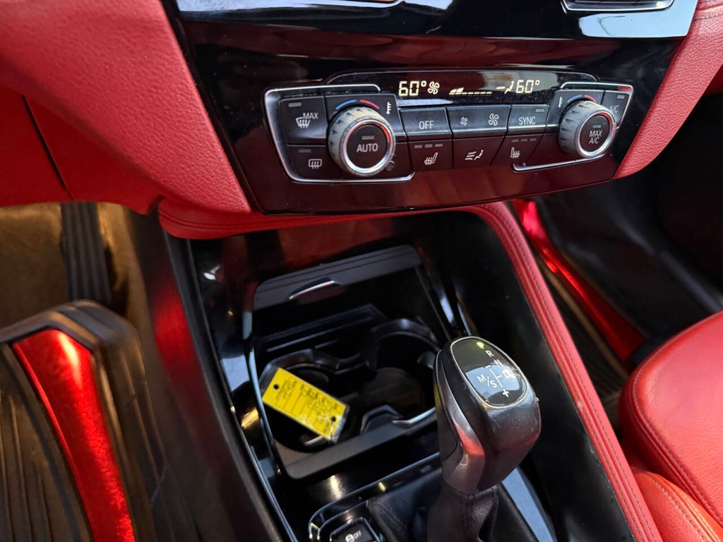 BMW X2 Vehicle Full-screen Gallery Image 26