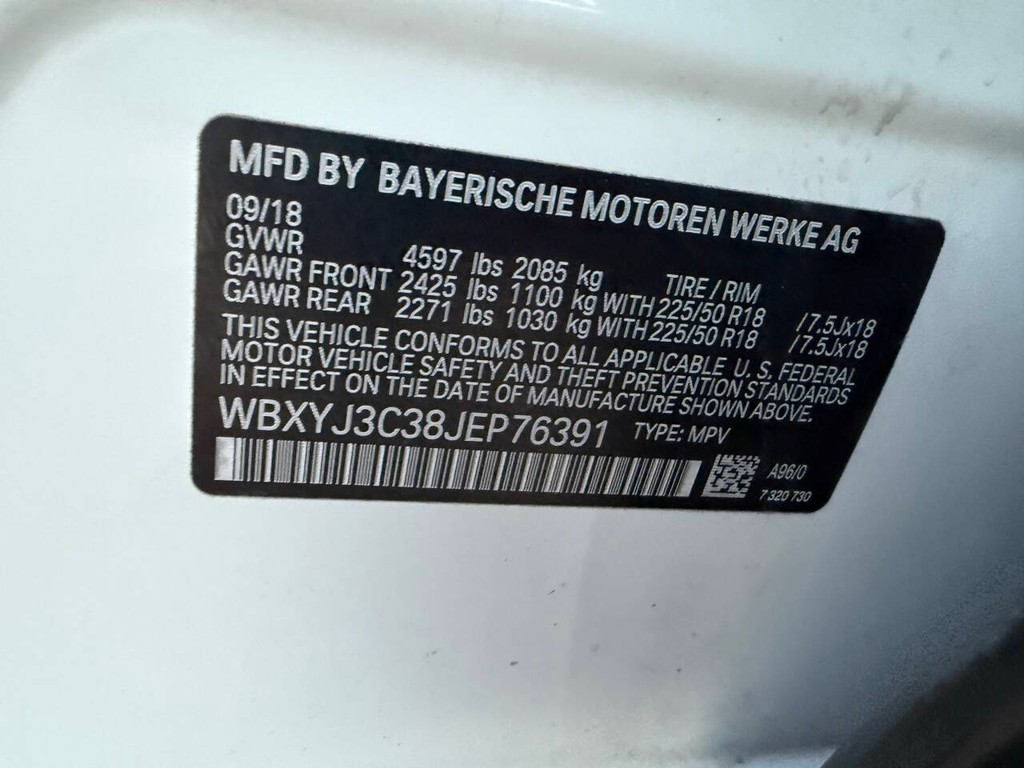 BMW X2 Vehicle Full-screen Gallery Image 32