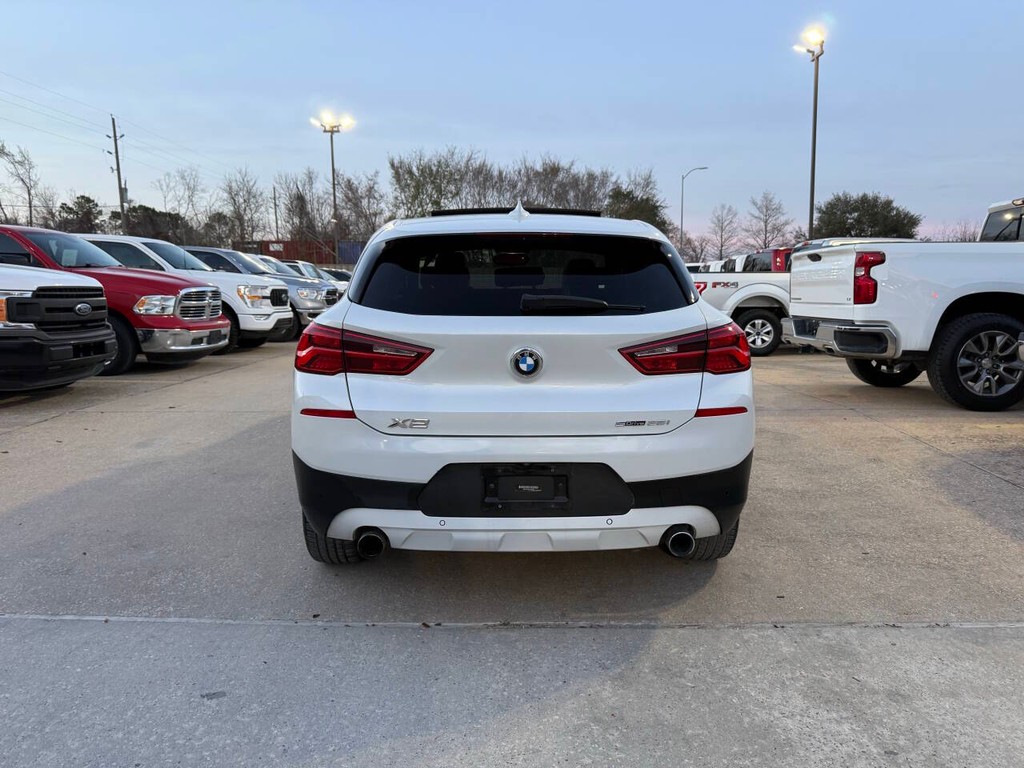 BMW X2 Vehicle Full-screen Gallery Image 37