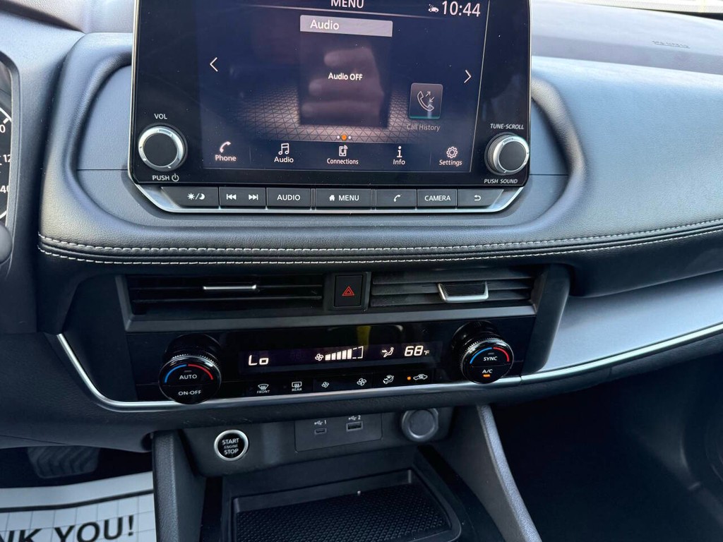 Nissan Rogue Vehicle Full-screen Gallery Image 27