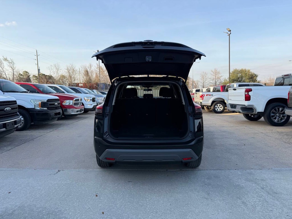 Nissan Rogue Vehicle Full-screen Gallery Image 34