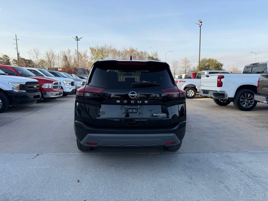 Nissan Rogue Vehicle Full-screen Gallery Image 35