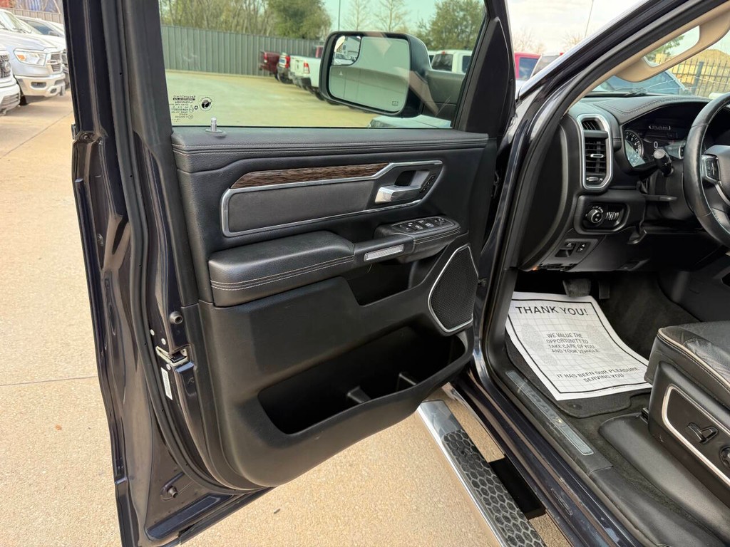 Ram 1500 Vehicle Full-screen Gallery Image 08