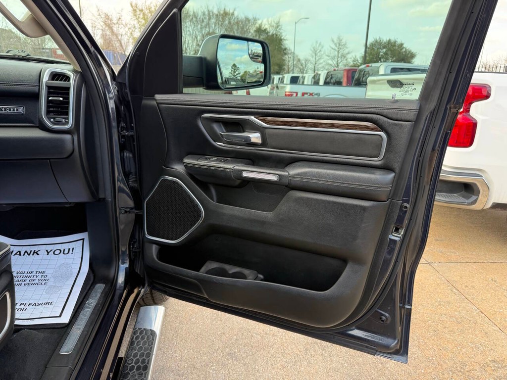 Ram 1500 Vehicle Full-screen Gallery Image 11