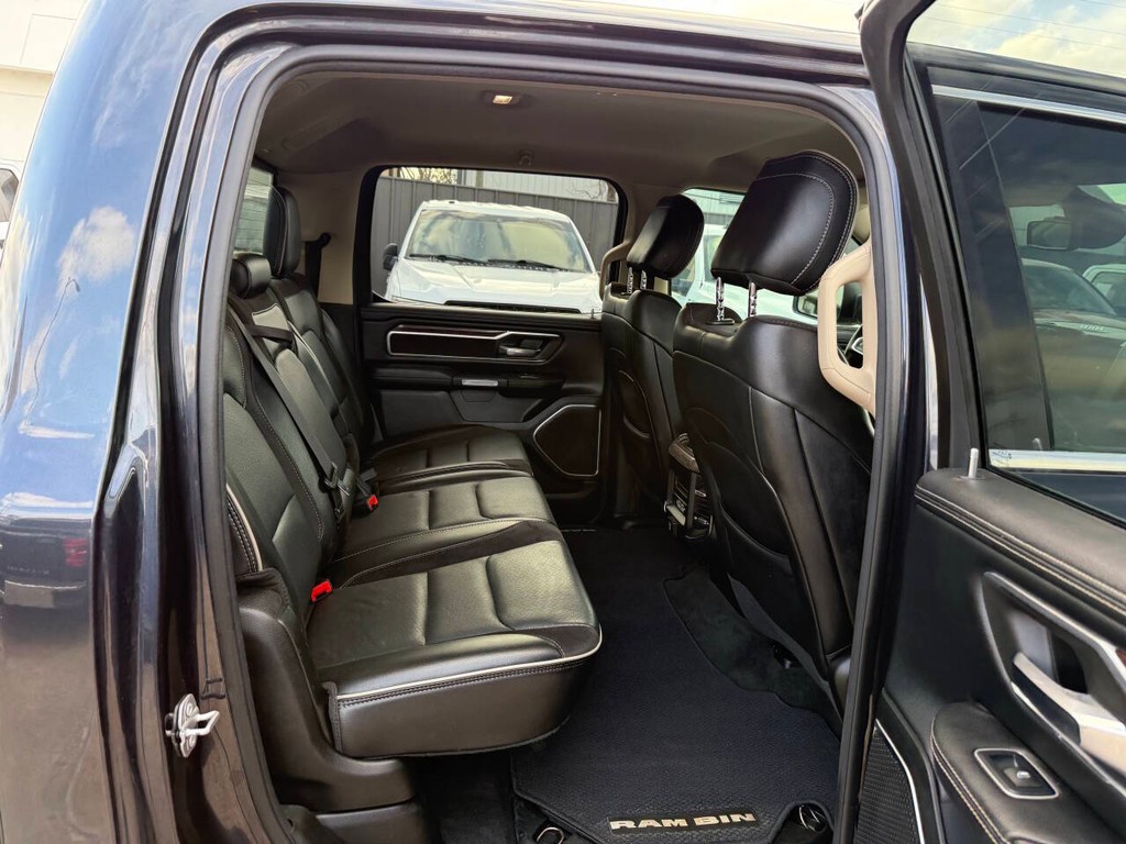 Ram 1500 Vehicle Full-screen Gallery Image 15