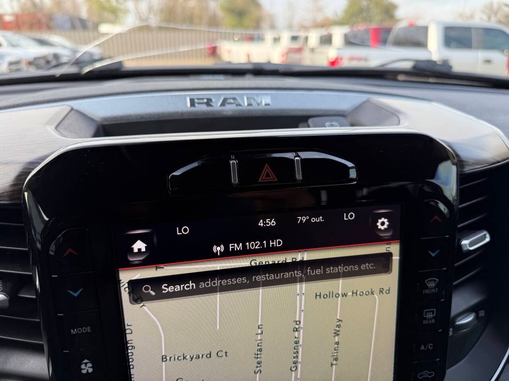 Ram 1500 Vehicle Full-screen Gallery Image 26