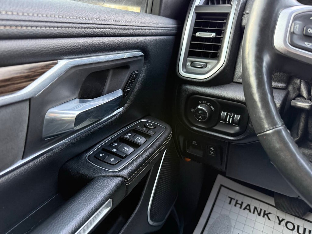 Ram 1500 Vehicle Full-screen Gallery Image 31