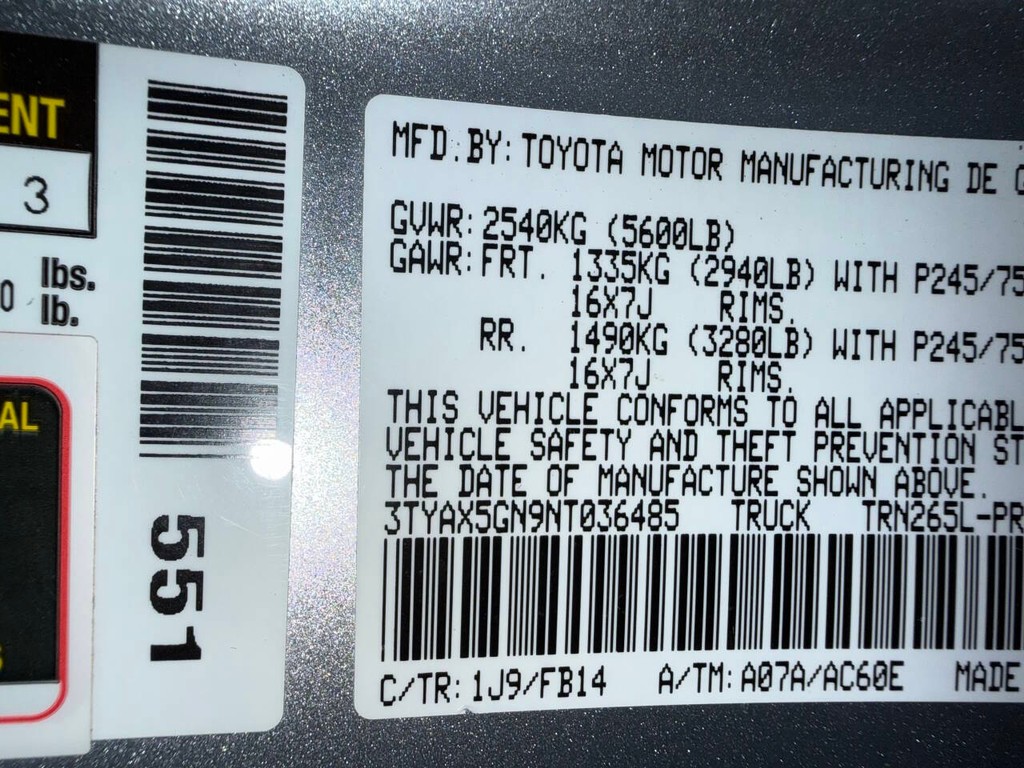 Toyota Tacoma 2WD Vehicle Full-screen Gallery Image 35