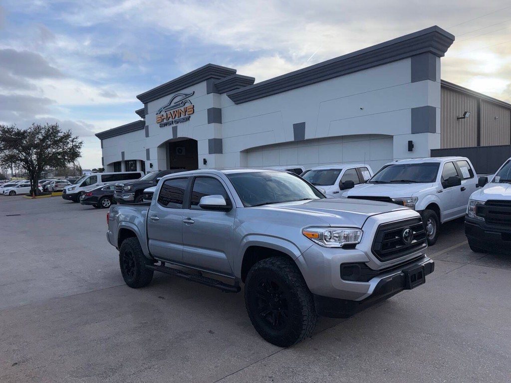 Toyota Tacoma 2WD Vehicle Full-screen Gallery Image 43