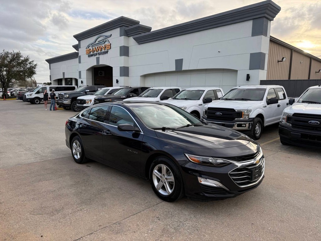 Chevrolet Malibu Vehicle Full-screen Gallery Image 02