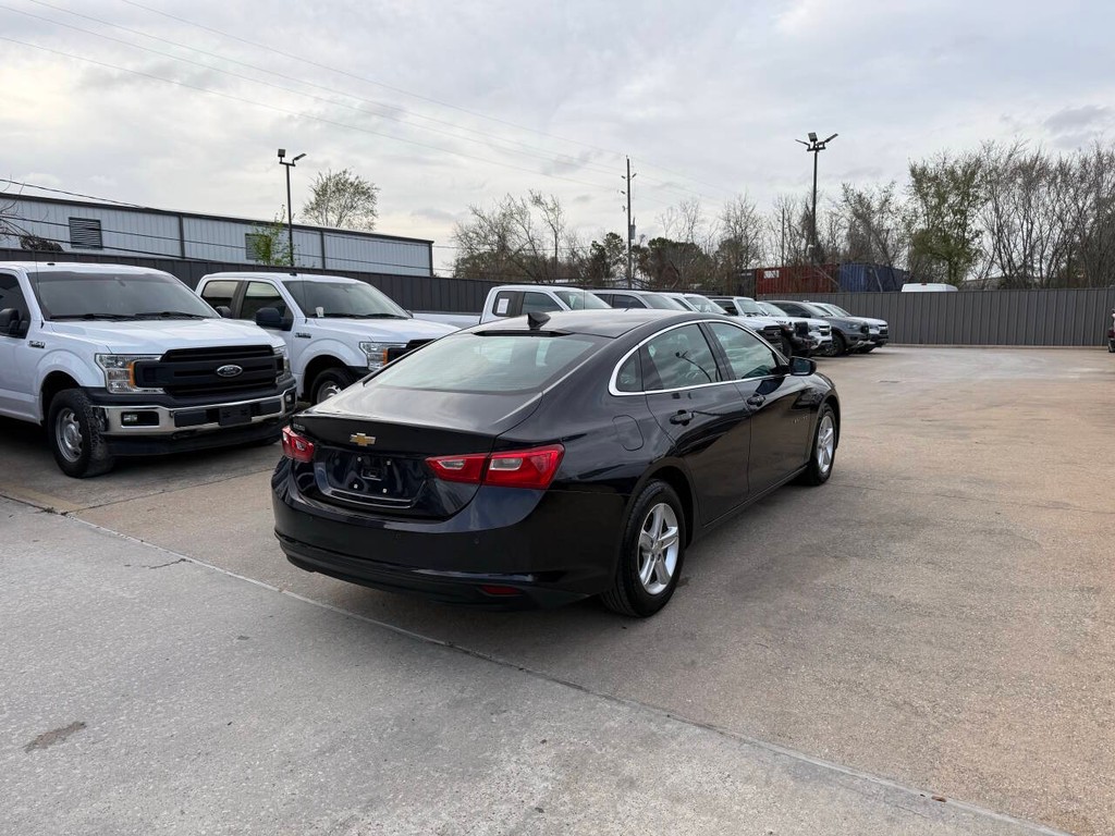 Chevrolet Malibu Vehicle Full-screen Gallery Image 05