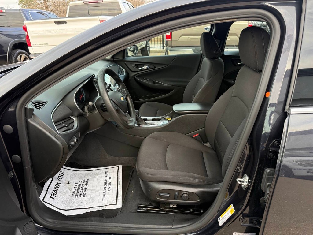 Chevrolet Malibu Vehicle Full-screen Gallery Image 07