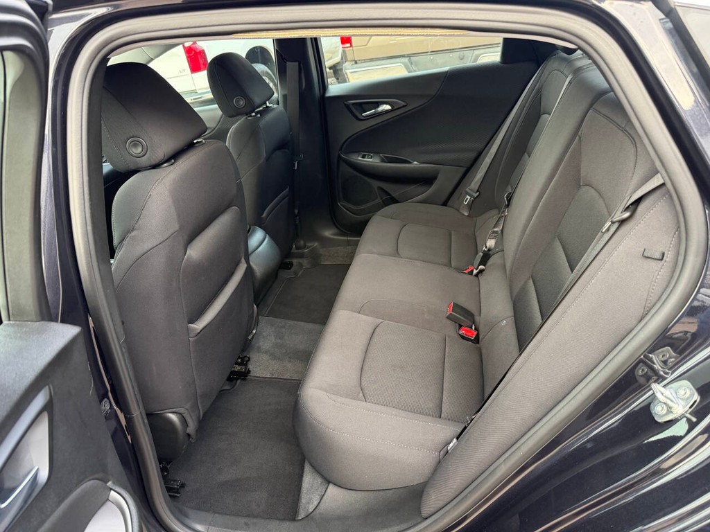 Chevrolet Malibu Vehicle Full-screen Gallery Image 13