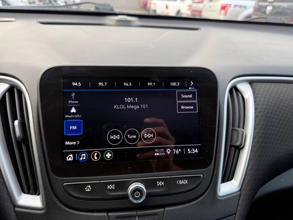 Chevrolet Malibu Vehicle Full-screen Gallery Image 25