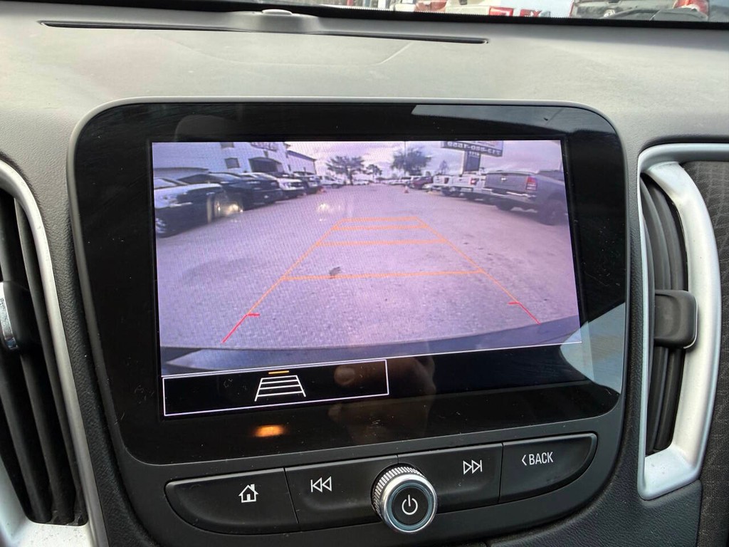 Chevrolet Malibu Vehicle Full-screen Gallery Image 26