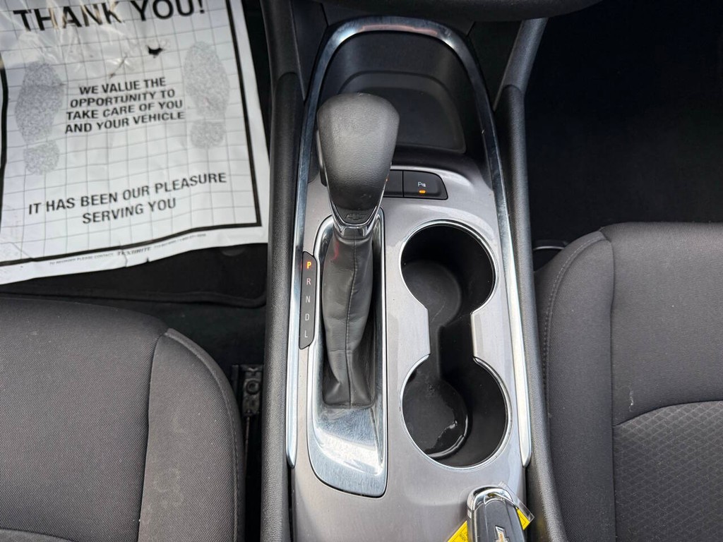 Chevrolet Malibu Vehicle Full-screen Gallery Image 28