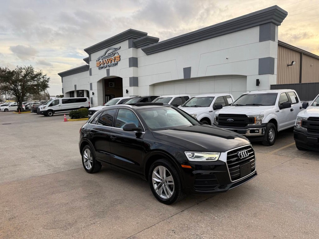 Audi Q3 Vehicle Full-screen Gallery Image 02