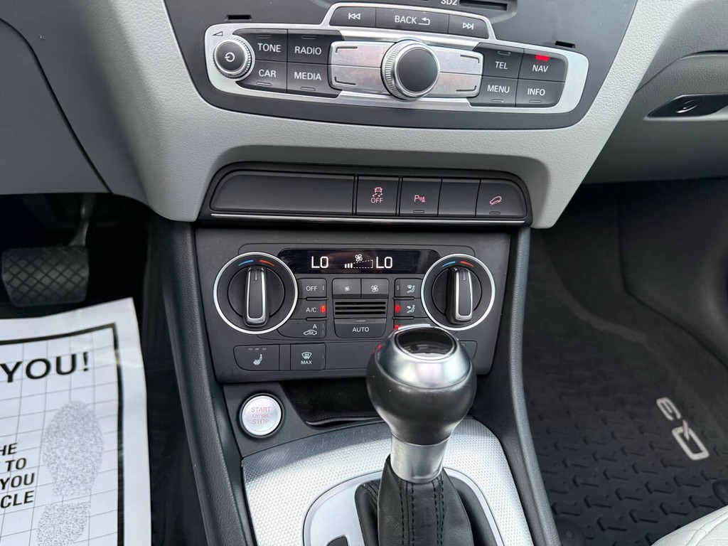 Audi Q3 Vehicle Full-screen Gallery Image 29