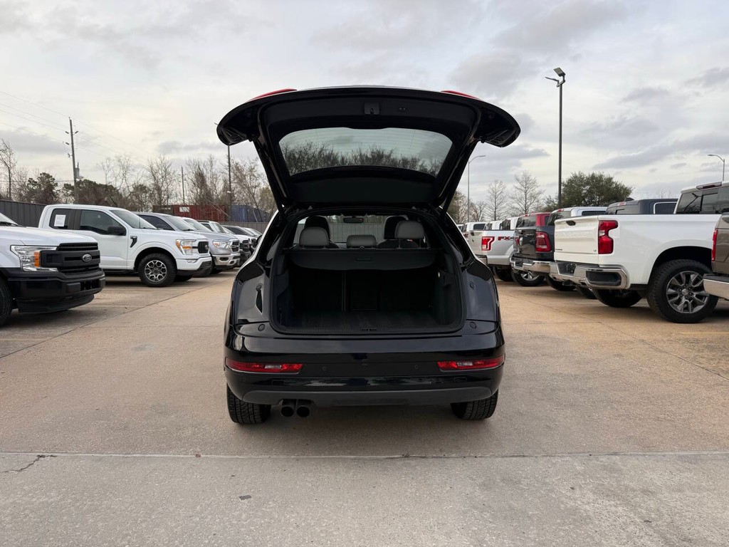 Audi Q3 Vehicle Full-screen Gallery Image 37