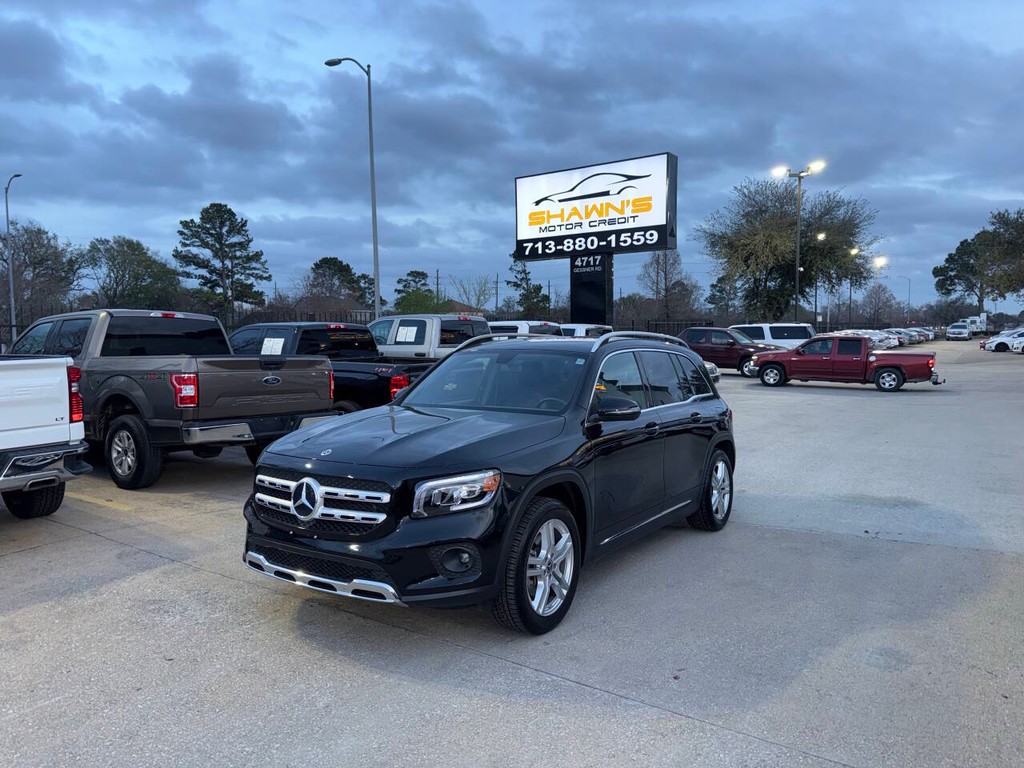 Mercedes-Benz GLB Vehicle Full-screen Gallery Image 03