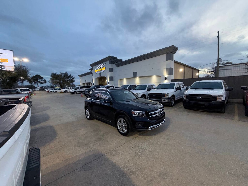 Mercedes-Benz GLB Vehicle Full-screen Gallery Image 45