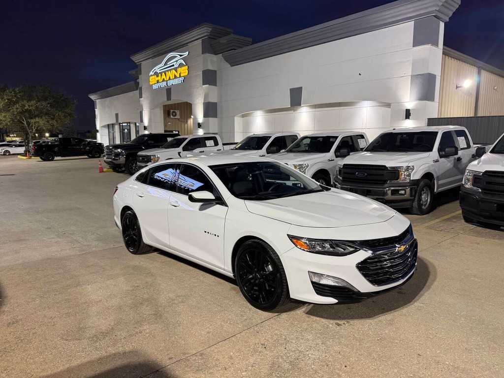 Chevrolet Malibu Vehicle Full-screen Gallery Image 02