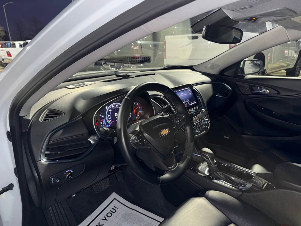 Chevrolet Malibu Vehicle Full-screen Gallery Image 06