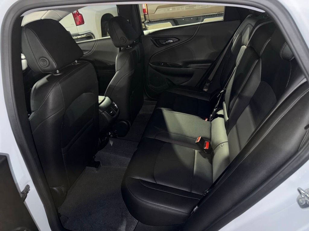 Chevrolet Malibu Vehicle Full-screen Gallery Image 13