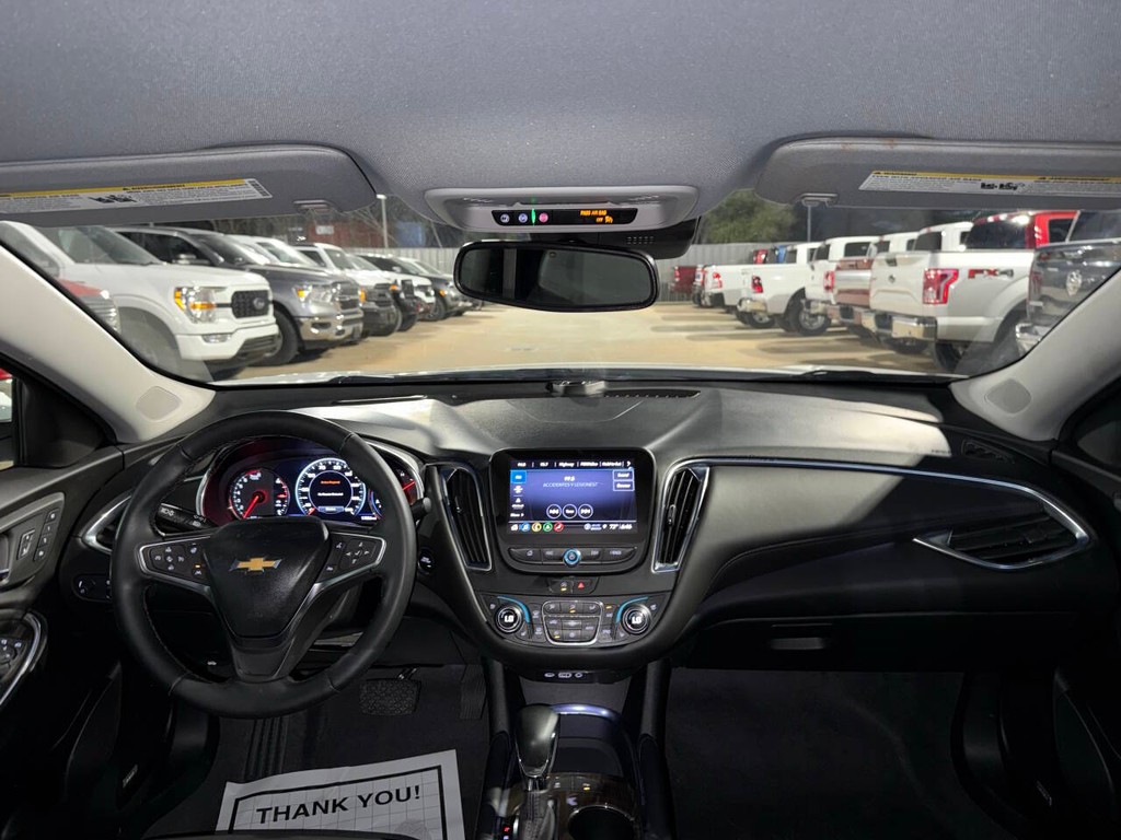 Chevrolet Malibu Vehicle Full-screen Gallery Image 17