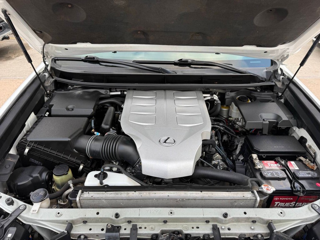 Lexus GX Vehicle Full-screen Gallery Image 38