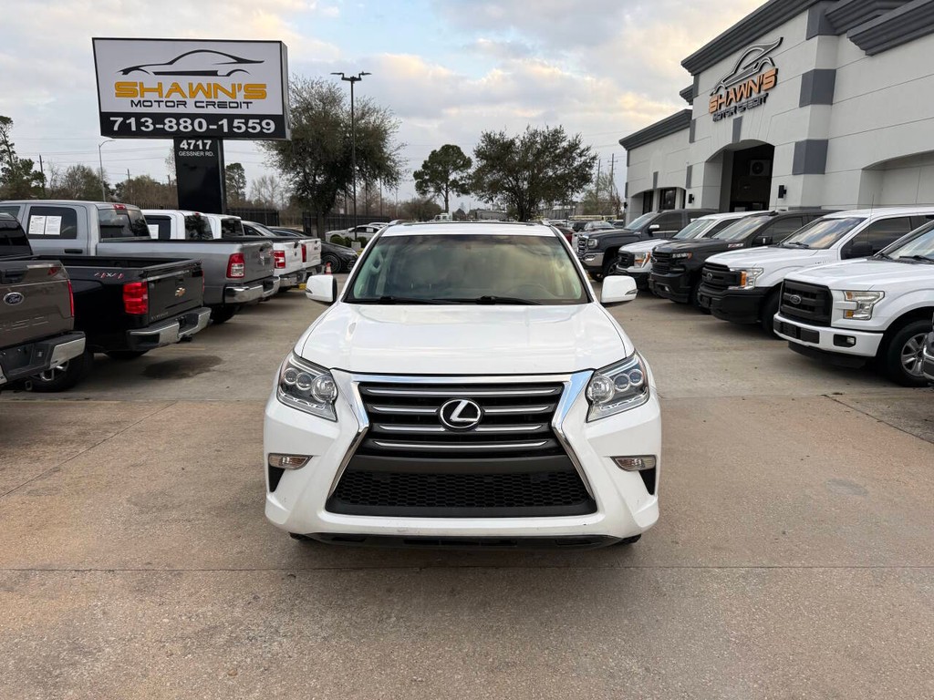 Lexus GX Vehicle Full-screen Gallery Image 42