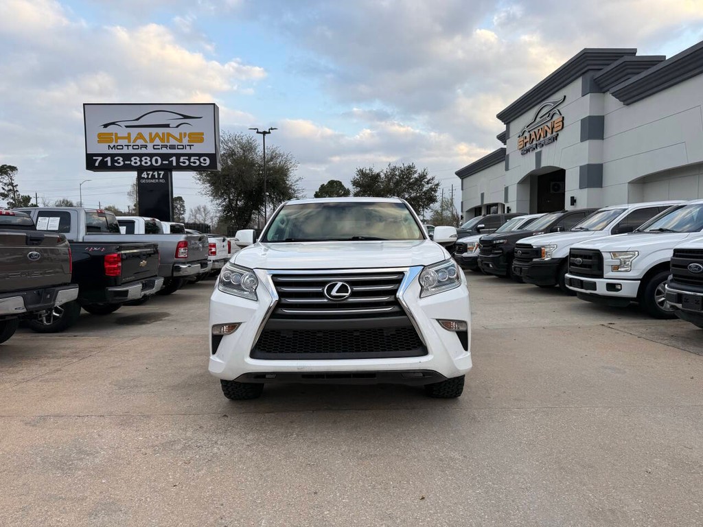 Lexus GX Vehicle Full-screen Gallery Image 43